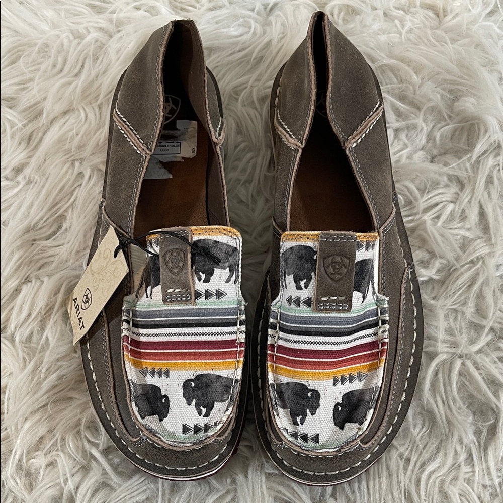 ARIAT BUFFALO PRINT CASUAL VAMP CRUISER SHOES SLIP ON- MOC TOE Size 8 NEW - Picture 2 of 12
